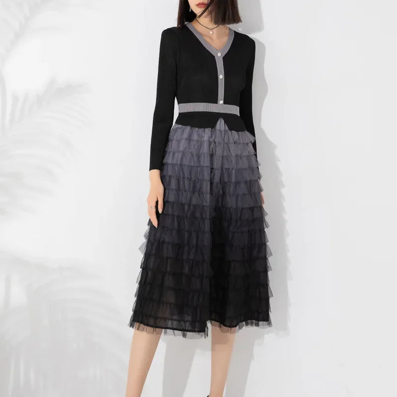 Canmol 2023 Autumn Pleated Dress: High-end Niche Design Cake Skirt, Elegant & Loose Pullover