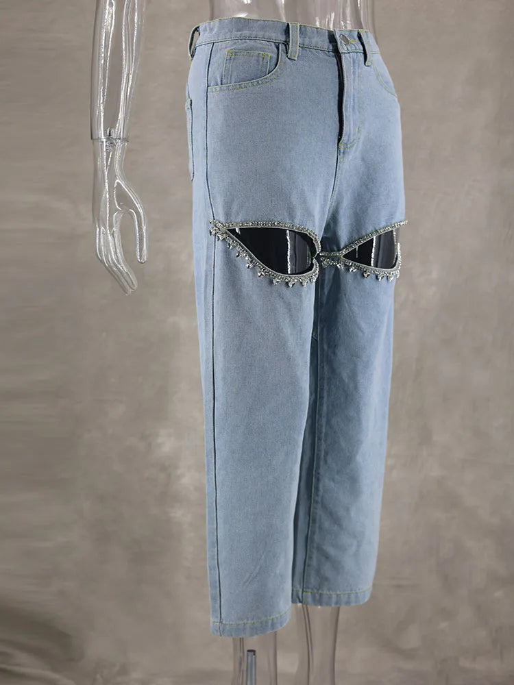 Blue Distressed Wide-Legged Pants: Fashionable Comfort for The Spring