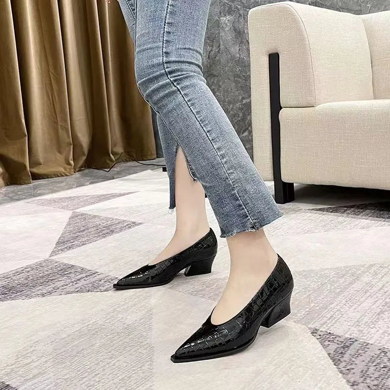 Canmol Retro Granny Shoes: Black V Mouth Slope Heel Pointed Toe Women's 4cm Middle Heel
